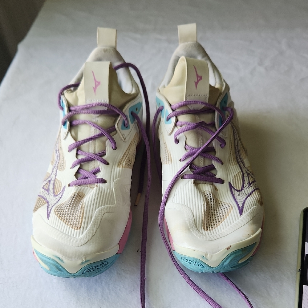 Mizuno Women's Cream and Purple Athletic Shoes